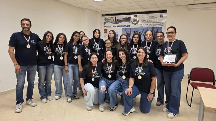 🎉PREMIAZIONE PER LE RAGAZZE D'ORO DEL VOLLEY, ORGOGLIO DI LETOJANNI 🏆Hanno centrato per il secondo anno consecutivo la...