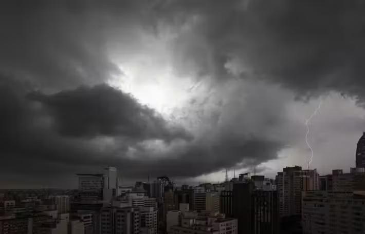 Temporal deixa 720 desalojados em Eldorado do Sul (RS)