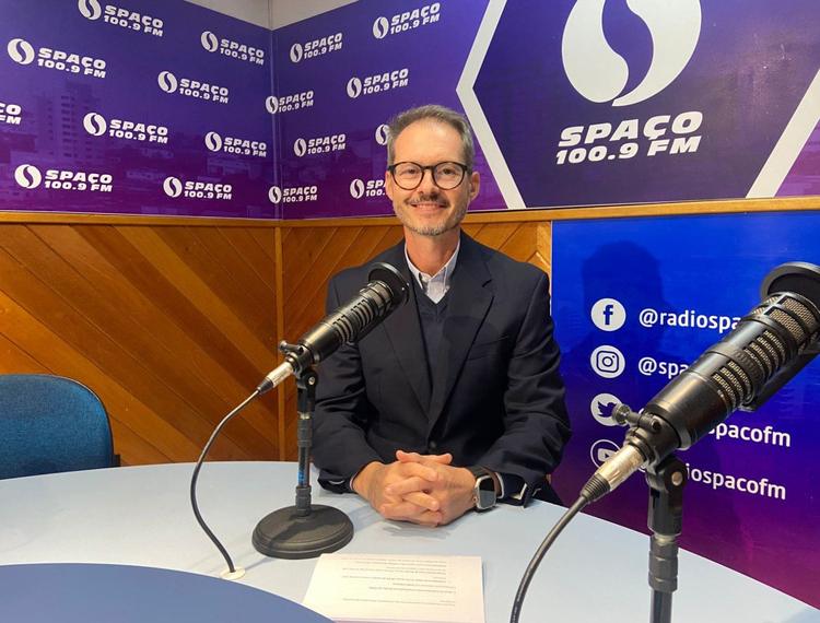 “É um programa totalmente eleitoreiro”, ressalta advogado Maurício Bianchi sobre o Desenrola 2.0