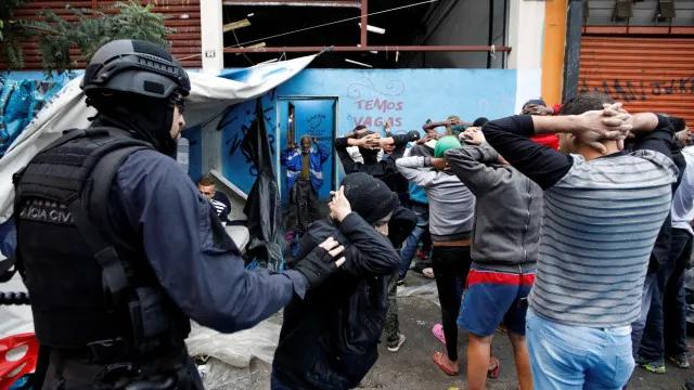 Após esvaziamento da cracolândia, usuários circulam por 260 pontos da Santa Cecília