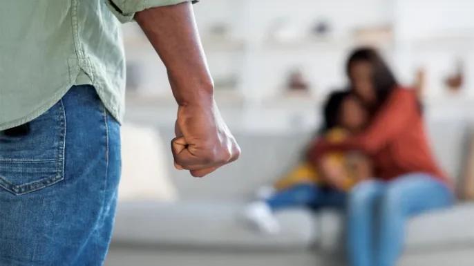 مطالب بإدماج التقييم النفسي قبل الزواج للحد من العنف الأسري