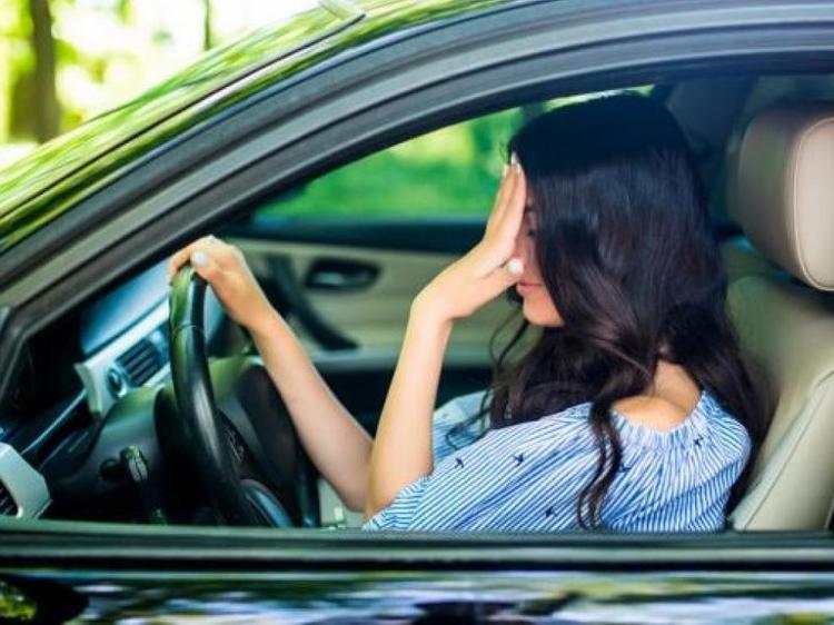 Los conductores tienen mayor riesgo de contagio porque se tocan la cara casi 30 veces a la hora