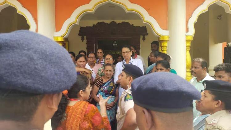 21 women detained over Borim temple dispute