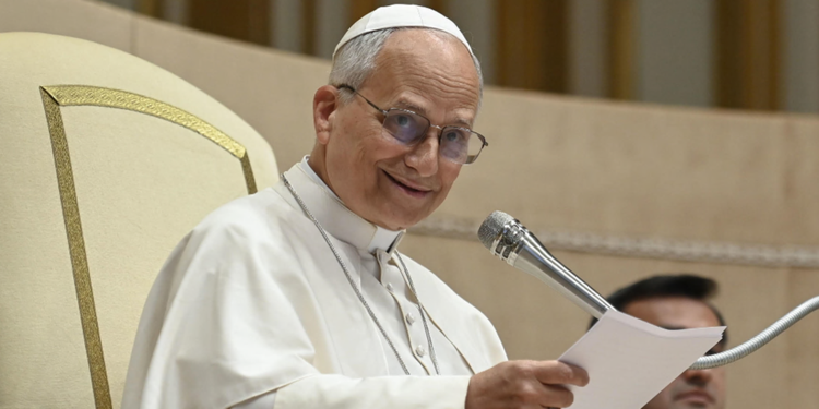 Il messaggio del Papa al Regina Coeli: “Fede e libertà, basta competizione”. Appello per la stampa libera