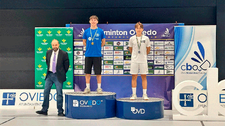 Doble oro para Raúl Hernández en Oviedo antes de luchar por el Campeonato de España de Bádminton