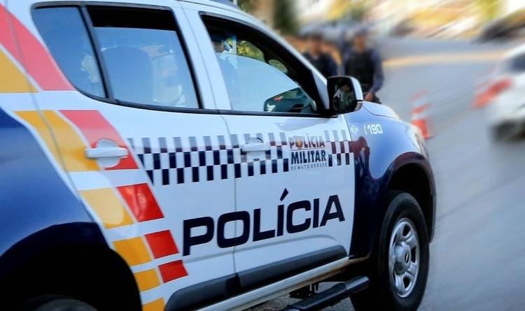 Homem 83 anos é esfaqueado durante roubo dentro de casa em MT