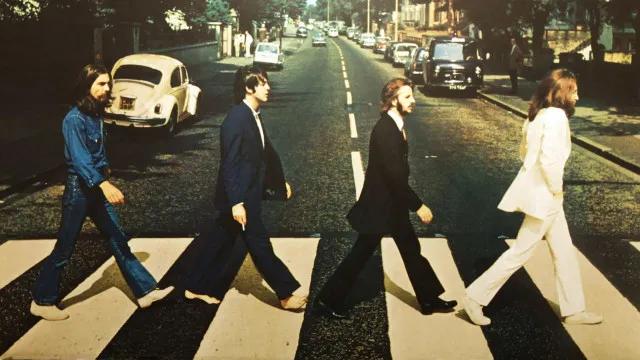 Cinebiografia dos Beatles, dividida em quatro filmes, será lançada ao longo de um mês todo
