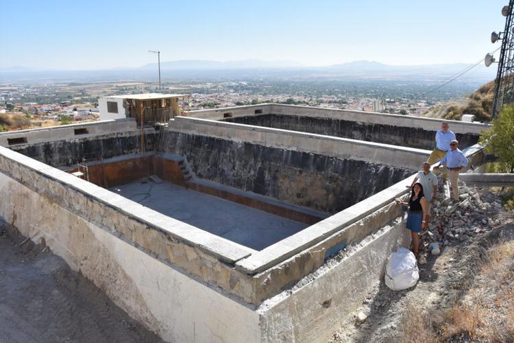 Visita municipal a las obras del depósito municipal de agua de la Cuesta del Francés