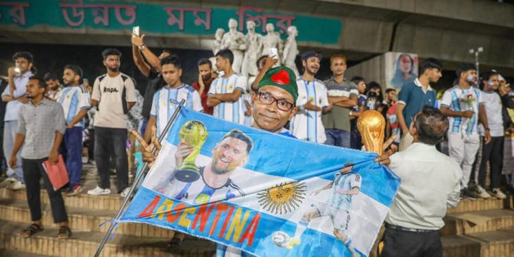 «Congratulazioni ai compatrioti argentini»: lo scherzo del pilota spagnolo che illude i passeggeri - VIDEO