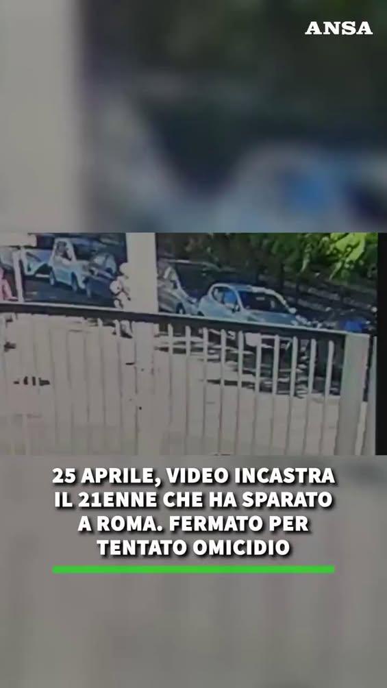 25 aprile, un video incastra il 21enne che ha sparato a Roma. Fermato per tentato omicidio. Il giovane che ha usato un'a...