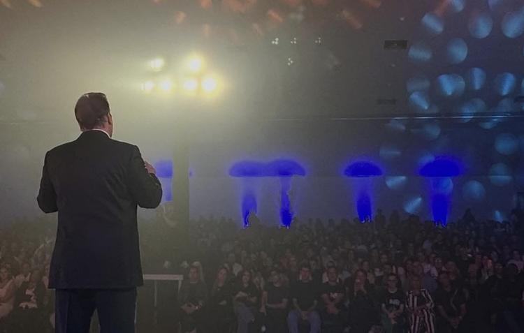 Pastor ensina sobre os dons de profecia e interpretação: “Precisa haver ordem”