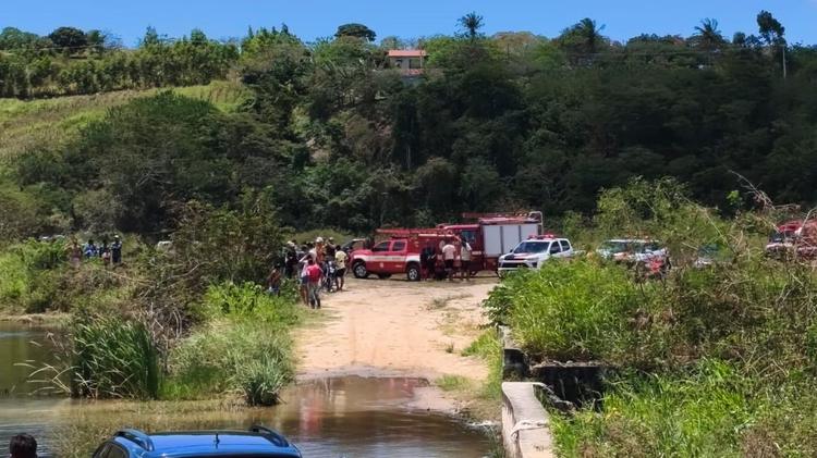 Homem morre após carro sair da pista e cair em açude no Agreste da Paraíba