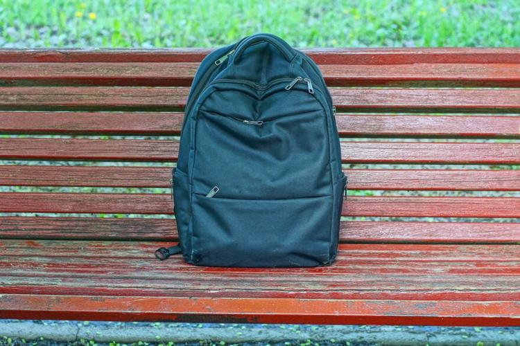 C’est la meilleure nouvelle de la semaine pour tous les parents&nbsp;: l’UE veut interdire les IA qui servent à “déshabiller” des personnes (qui font déjà des victimes dans les collèges et les lycées)