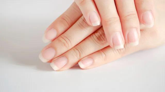 Alteração nas unhas pode ser sinal de câncer de pulmão; entenda