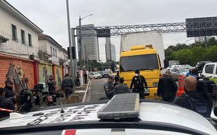 Caminhoneiro é morto a facadas após discussão de trânsito na Marginal Pinheiros