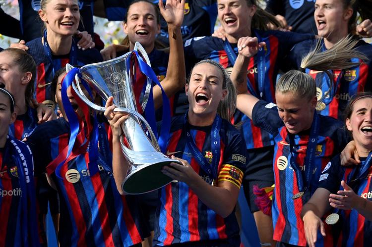 Jogadoras do Barcelona comemoram segundo título da Champions Feminina: “Significa tudo”