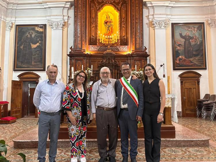 🎉🙏 𝟔𝟎 𝐚𝐧𝐧𝐢 𝐝𝐢 𝐬𝐚𝐜𝐞𝐫𝐝𝐨𝐳𝐢𝐨: 𝐚𝐮𝐠𝐮𝐫𝐢 𝐏𝐚𝐝𝐫𝐞 𝐄𝐯𝐚𝐫𝐢𝐬𝐭𝐨! Oggi la comunità di Licodia Eube...