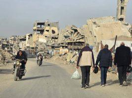Striscia di Gaza: la vita sotto assedio, aiuti al collasso e appello di Papa Leone al rispetto dei diritti umani