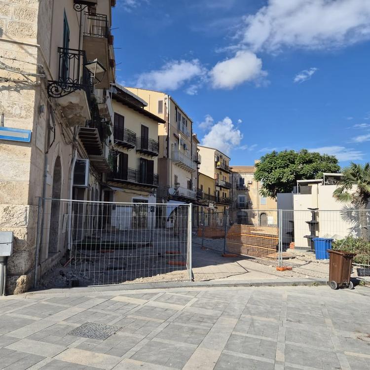 PIAZZA ATTILIO REGOLO: AGGIORNAMENTO SULLO STATO DEI LAVORI L’Amministrazione comunale ritiene importante aggiornare la...