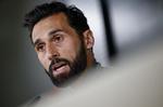 Arbeloa recoge cable con Carvajal
