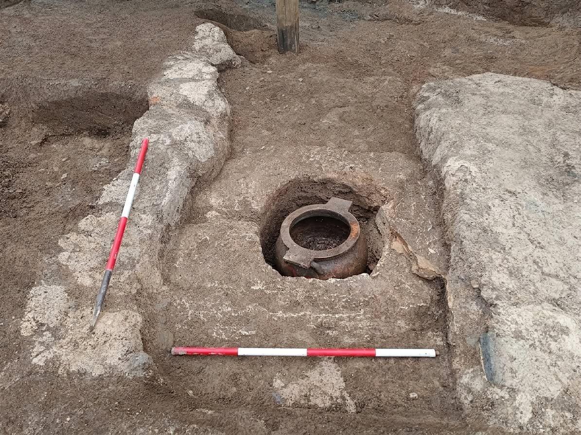 Straordinaria scoperta a Pontecagnano: riaffiora una rara tomba a cubo del VI sec. a.C.