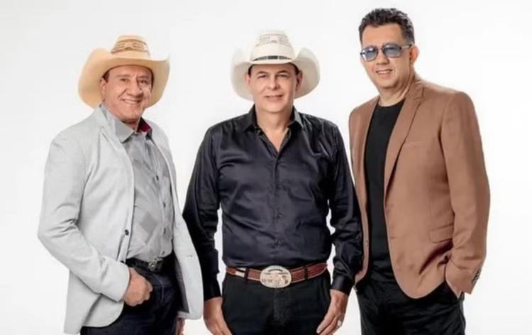 Penúltimo dia da Festa do Peão de Salto de Pirapora recebe apresentação do Trio Parada Dura