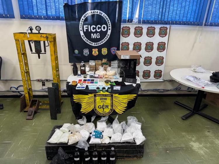 Operação da PF prende 4 suspeitos de integrar facção e distribuir drogas em Juiz de Fora
