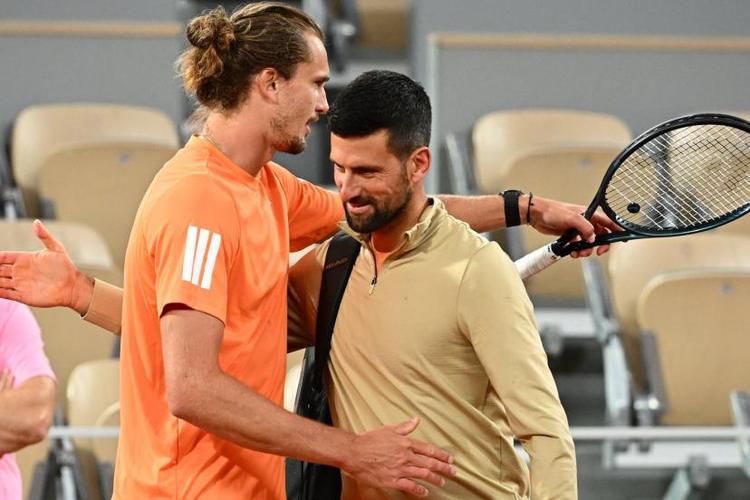 Un duo Djokovic-Zverev largement plébiscité, le fantasme Kouame... Vos favoris pour remporter Roland-Garros après l'élimination de Jannik Sinner