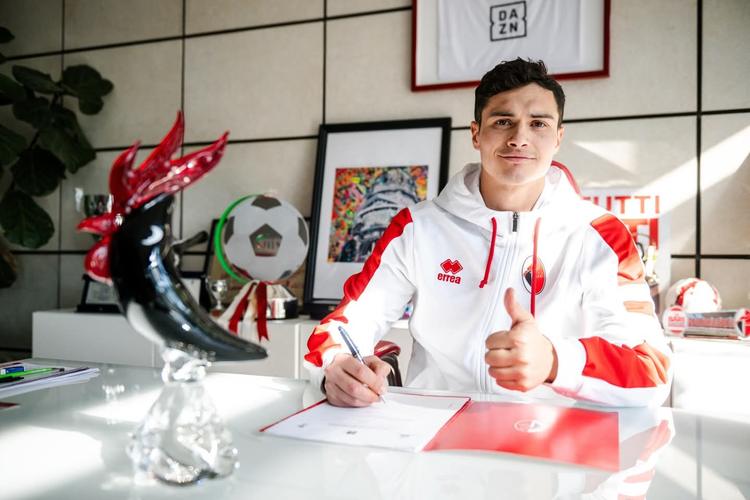 Bari-Cavese 3-0: Mantovani, Maggiore e Colangiuli calano il tris