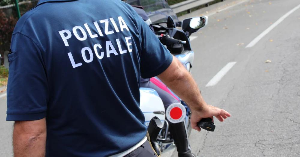 Salerno, controlli a tappeto della Polizia Municipale: centinaia di verbali, sequestri e sanzioni