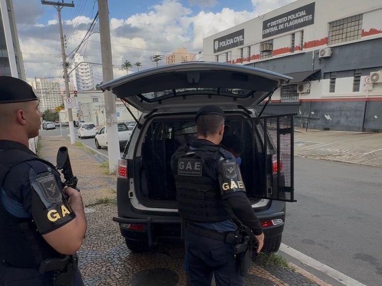 Procurado por esfaquear a ex-mulher na frente do filho é preso em Campinas