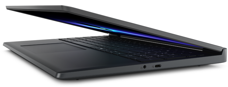 a side view of the alienware 15