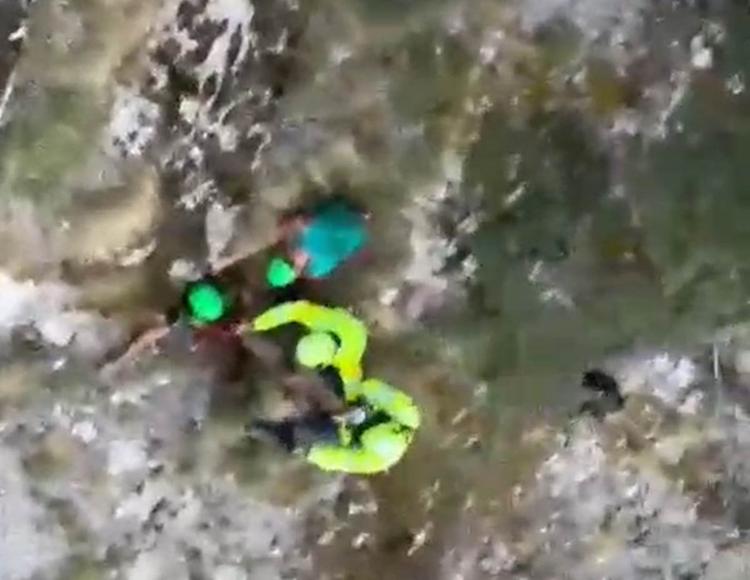 CUNEO – Prazzo: cercatore di funghi punto da vespe va in shock anafilattico
