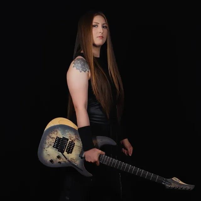 Crypta oficializa Victória Villarreal como a nova integrante efetiva