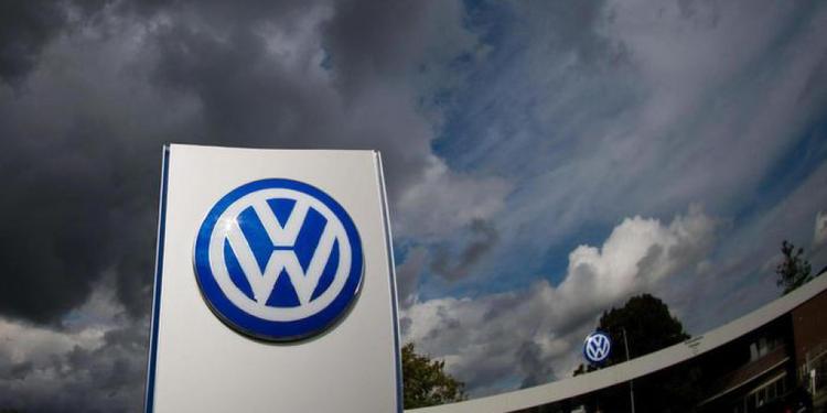 Volkswagen, la crisi si aggrava: l'azienda valuta il raddoppio dei licenziamenti, fino a 100mila posti a rischio