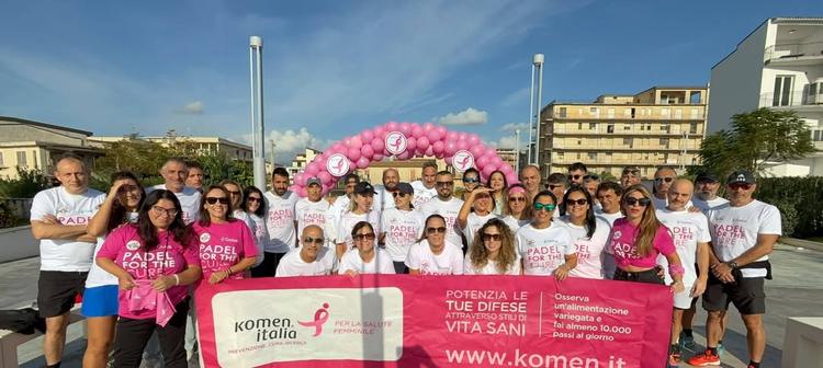 🎾 LOCRI, SPORT E SOLIDARIETÀ: SUCCESSO PER “PADEL FOR THE CURE” 💗 ☀️🎾Una giornata all’insegna dello sport, del divert...