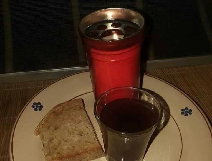 Vallo di Diano, il rito della notte dei defunti: la tavola apparecchiata per chi non c’è più