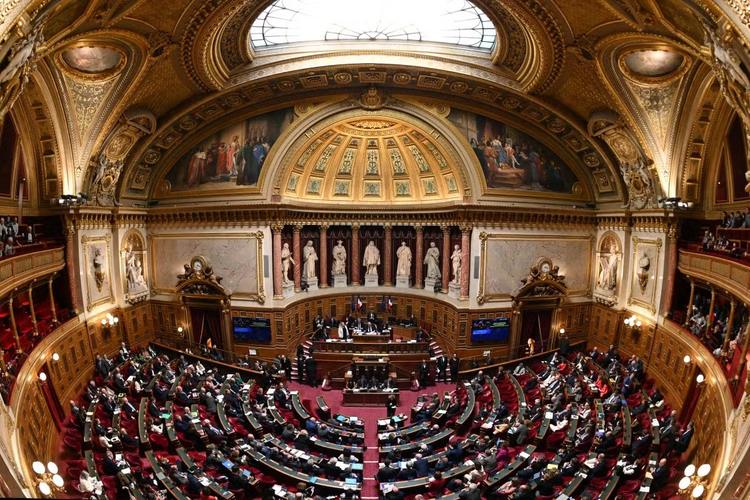 Extrema direita ganha espaço no Senado da França com recorde de cadeiras da história de sigla de Le Pen e aliados