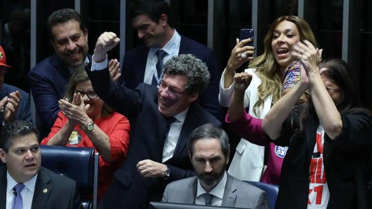 Fim da 6x1: saiba quando entra em vigor nova jornada de trabalho