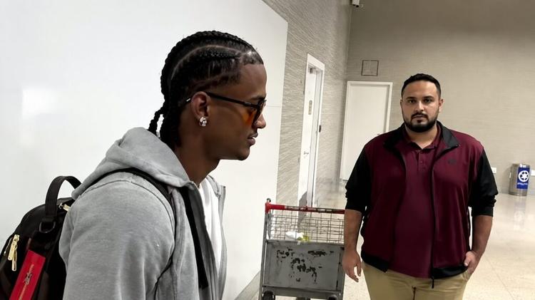 Kerwin Vargas chega a Curitiba para assinar com o Athletico-PR