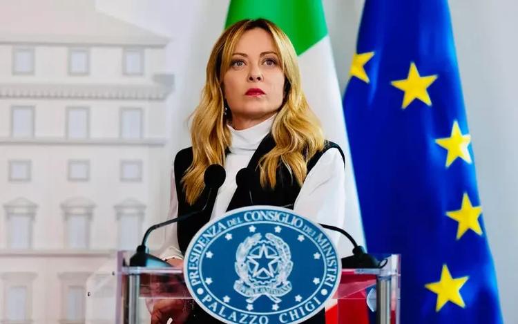 Meloni: "Il Dl sicurezza non è pasticcio, trasformeremo i rilievi in un provvedimento ad hoc". Resta la norma sui rimpatri