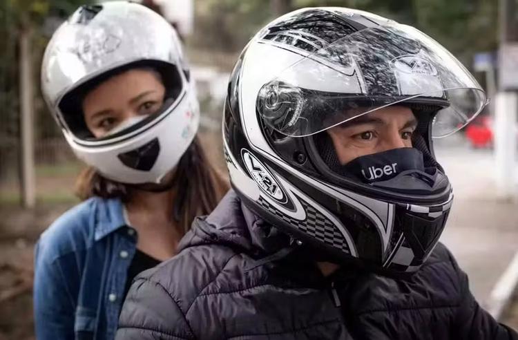 Prefeitura de SP credencia Uber Moto após decisão judicial, mas mantém serviço suspenso