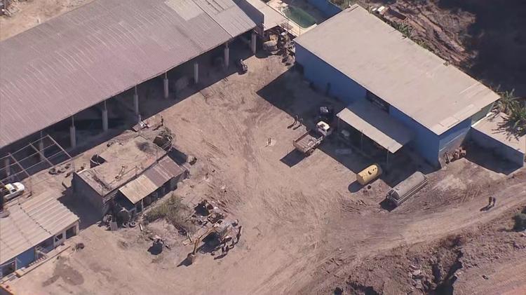 Operação apreende máquinas em área de extração mineral irregular em Jardim Sulacap