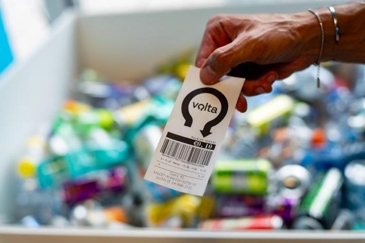 Talão para reembolso após depósito para reciclagem: 10 centavos de euro na compra de garrafas plásticas e latas de metálicas são reembolsáveis (Foto: Divulgação)
