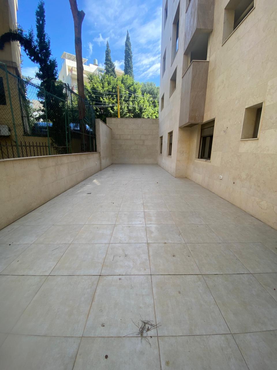 For Sale: Apartment in Naccache