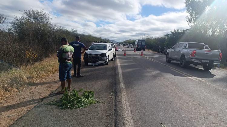 Motociclista de 53 anos morre após ser atingido por carro na BR-428, em Petrolina