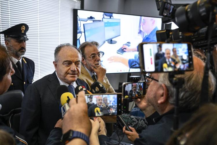 Agenti infedeli rubavano dati su calciatori, cantanti e vip. Gratteri: "C’era un tariffario"