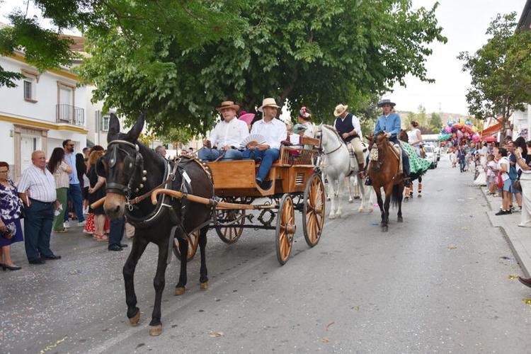 Los propietarios de caballos o caballerías que quieran participar con ellos en la Feria, deberán presentar previamente una declaración responsable en el Ayuntamiento