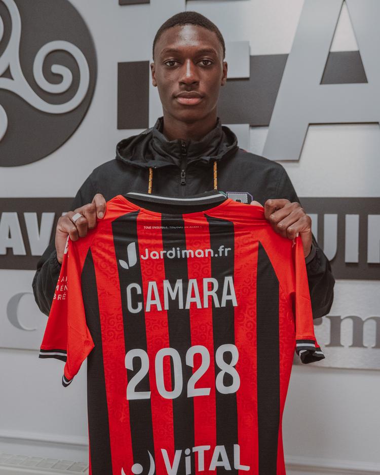 Un contrat stagiaire pour Mamadou Camara En Avant Guingamp EAG AMD02472-3