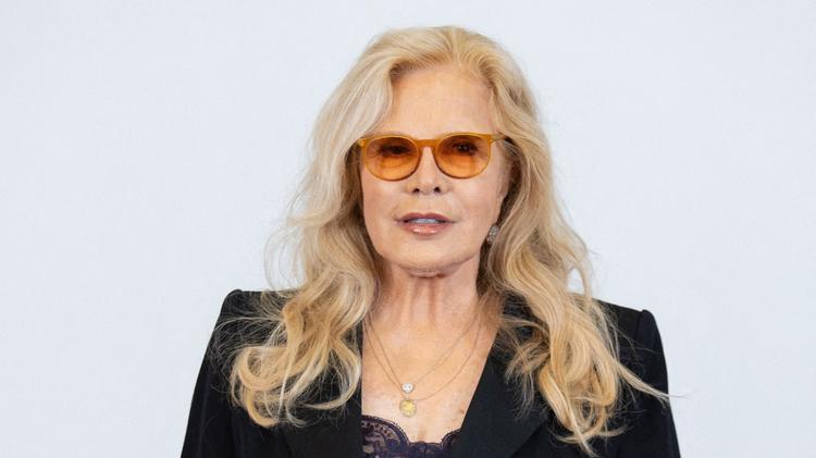 Sylvie Vartan victime d’une fausse-couche lorsqu’elle était avec Johnny Hallyday : "À l’époque, on n’en parlait pas"